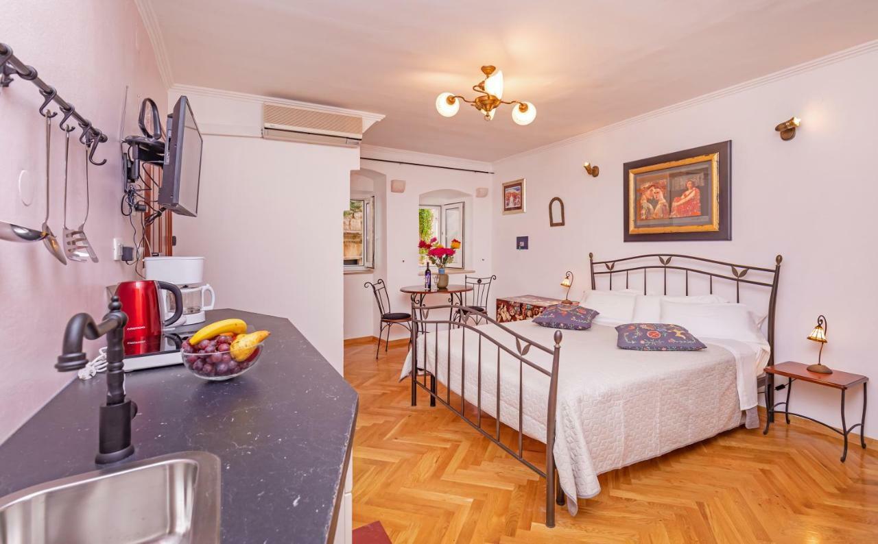Cathedral Apartment